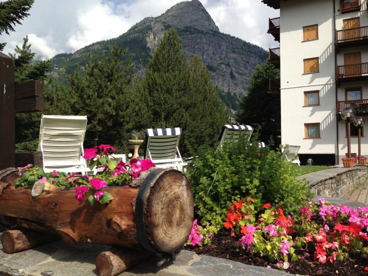 Hotel Triolet Courmayeur Exterior foto